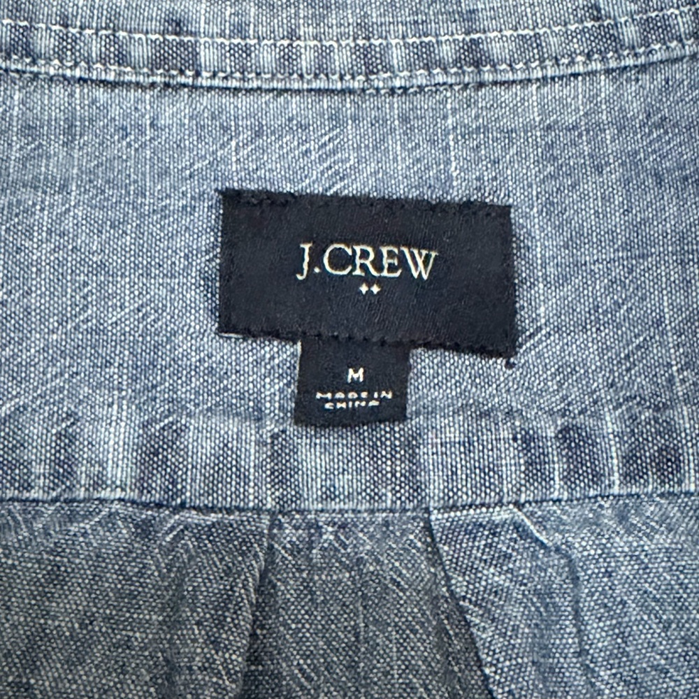 J. Crew Mens Medium Chambray Short Sleeve Collared Button Down
Shirt Medium - Picture 3 of 5
